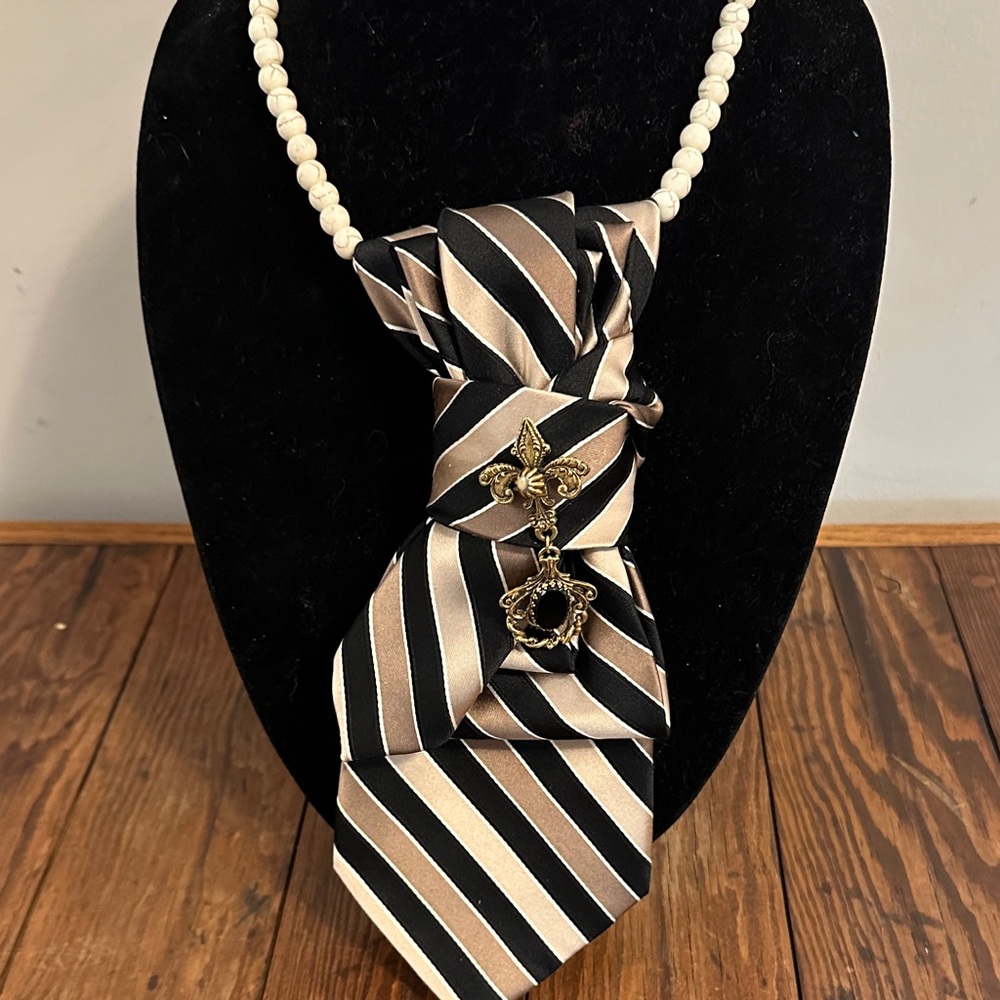 Elegant Striped Pendant  silk tie Necklace